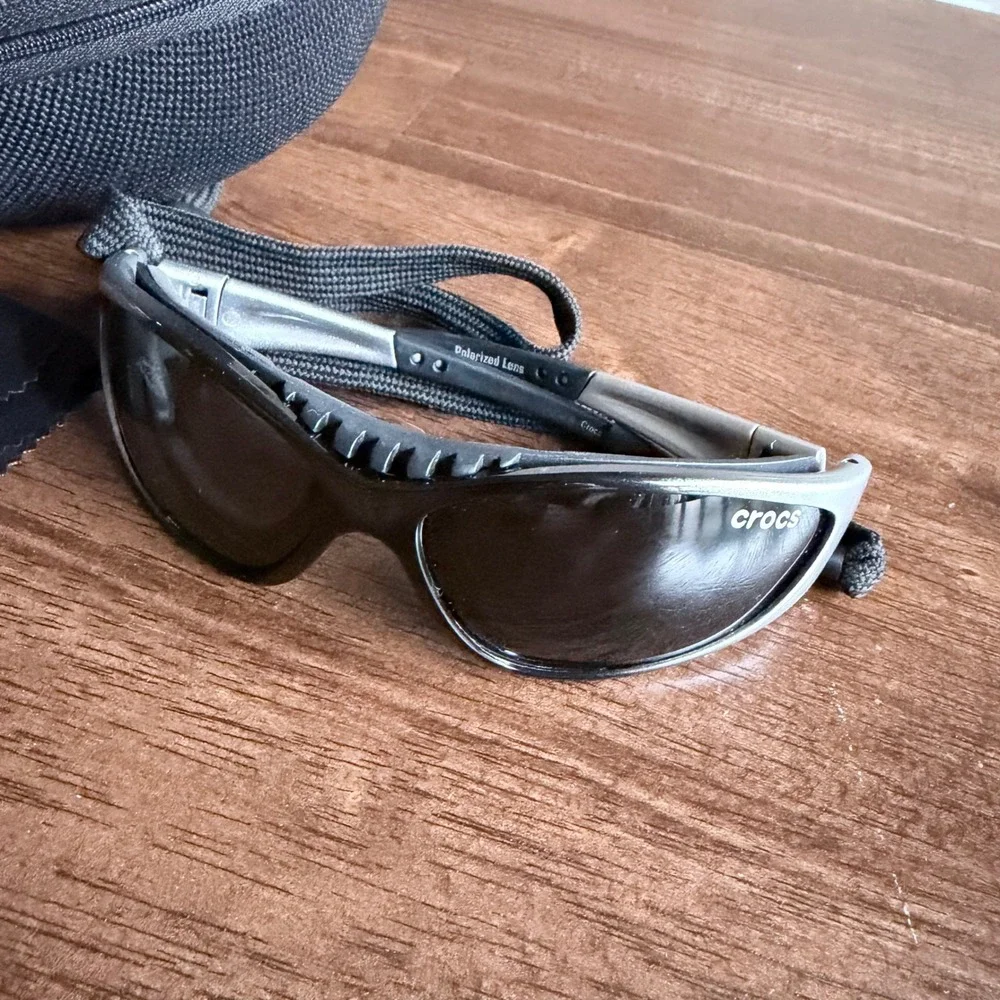 Crocs Polarized Sport Sunglasses Silver Black Wrap Around w: Case and Strap Rare